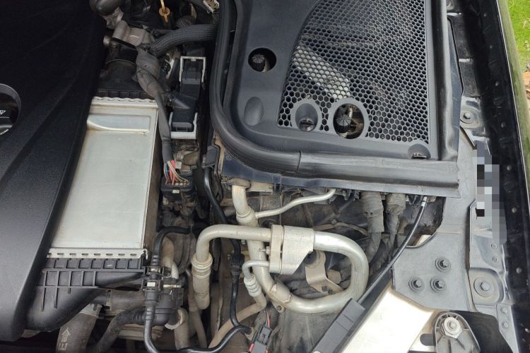 Used Mercedes-Benz E-Class 2018 E 200 L Engine Bay Right