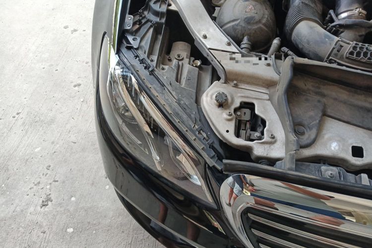 Used Mercedes-Benz E-Class 2018 Facelift E 200 L Sport Edition Engine Bay Right