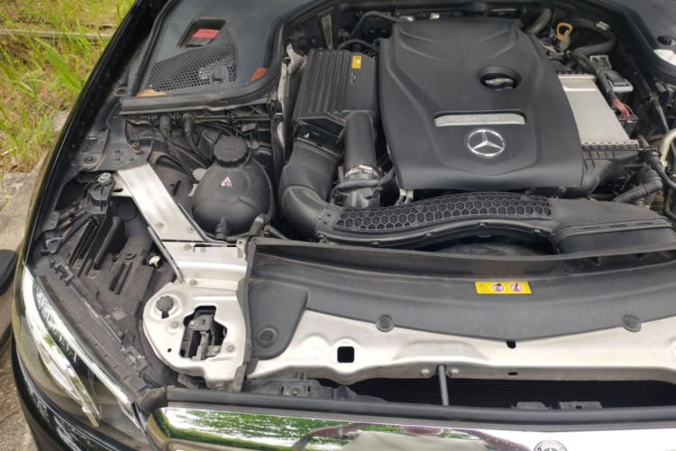 Used Mercedes-Benz E-Class 2018 Facelift E 200 L Engine Bay Right
