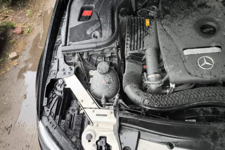 Used Mercedes-Benz E-Class 2018 Facelift E 200 L Engine Bay Right