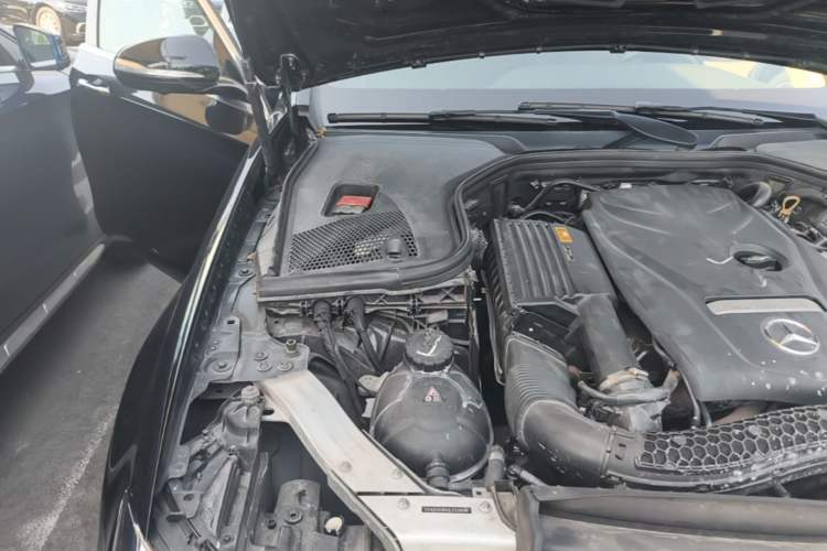 Used Mercedes-Benz E-Class 2018 Restyled E 300 L Sport Luxury Edition Engine Bay Right