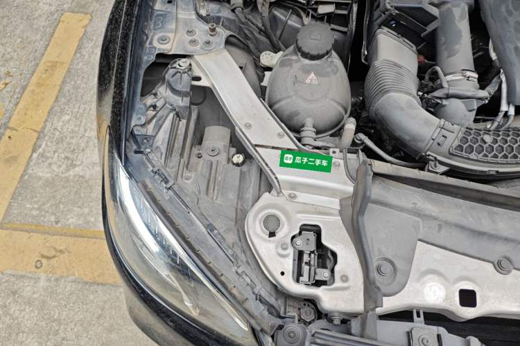 Used Mercedes-Benz E-Class 2018 Facelift E 200 L Sport Edition Engine Bay Right