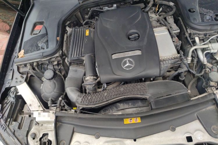 Used Mercedes-Benz E-Class 2018 E 200 L Engine Bay Right