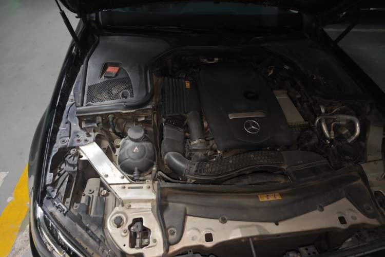 Used Mercedes-Benz E-Class 2018 E 200 L Sport Edition Engine Bay Right