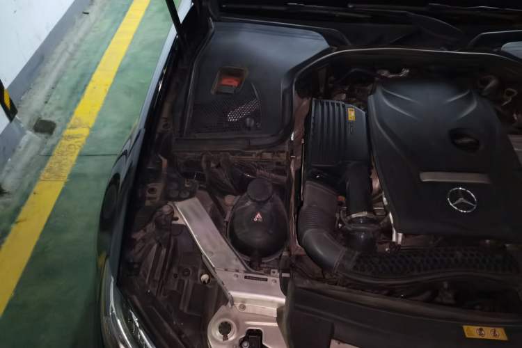 Used Mercedes-Benz E-Class 2018 E 300 L Luxury Model Engine Bay Right