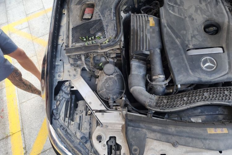 Used Mercedes-Benz E-Class 2018 Facelift E 200 L Engine Bay Right