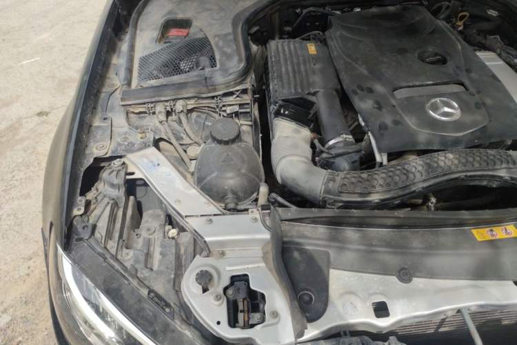 Used Mercedes-Benz E-Class 2018 Facelifted E 300 L Stylish Version Engine Bay Right