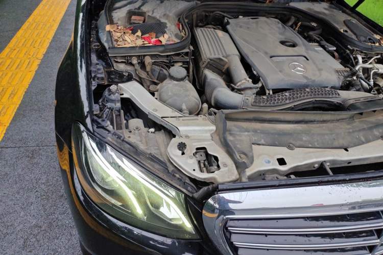 Used Mercedes-Benz E-Class 2018 E 200 L Engine Bay Right