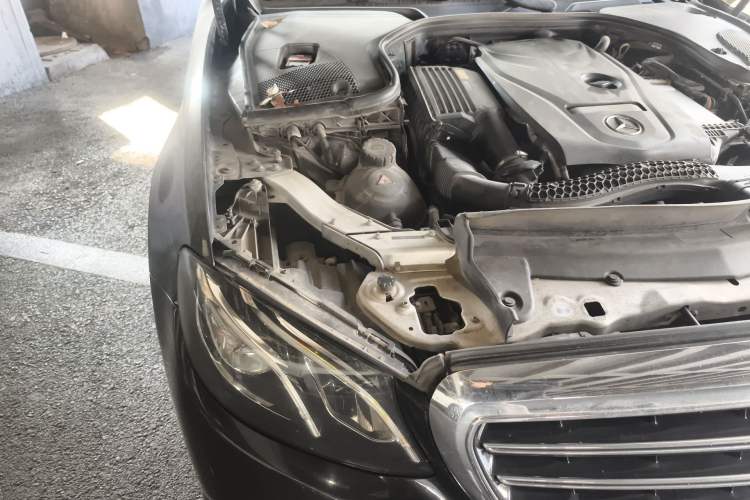 Used Mercedes-Benz E-Class 2018 Facelift E 300 L Luxury Edition Engine Bay Right