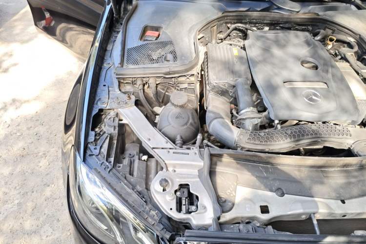 Used Mercedes-Benz E-Class 2018 E 300 L Sport Luxury Edition Engine Bay Right