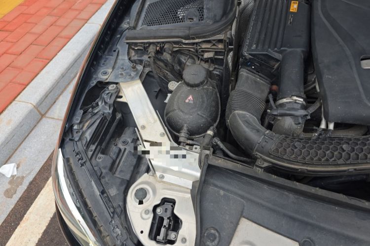 Used Mercedes-Benz E-Class 2018 Facelifted E 300 L Stylish Version Engine Bay Right