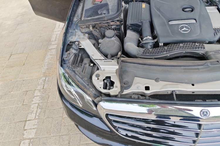 Used Mercedes-Benz E-Class 2018 Facelift E 200 L Engine Bay Right