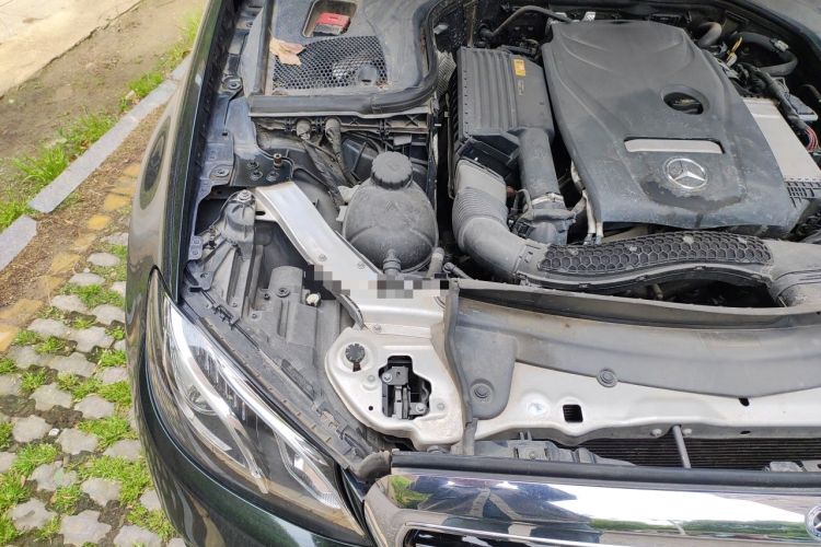 Used Mercedes-Benz E-Class 2018 Facelifted E 300 L Stylish Version Engine Bay Right