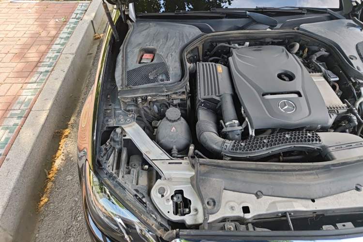 Used Mercedes-Benz E-Class 2018 Facelift E 300 L Luxury Edition Engine Bay Right