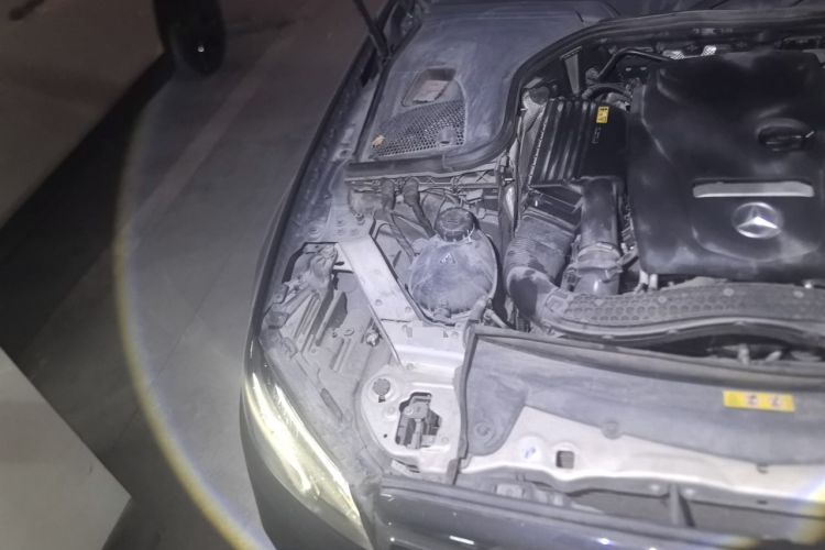Used Mercedes-Benz E-Class 2018 Facelifted E 300 L Stylish Version Engine Bay Right