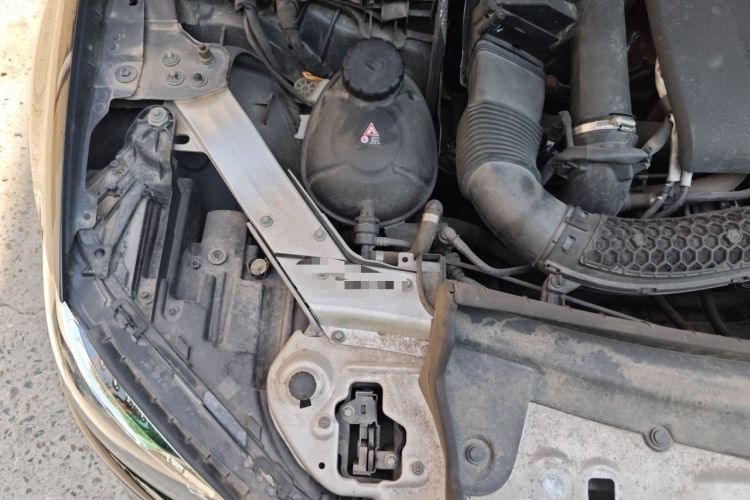 Used Mercedes-Benz E-Class 2018 E 300 L Sport Luxury Edition Engine Bay Right