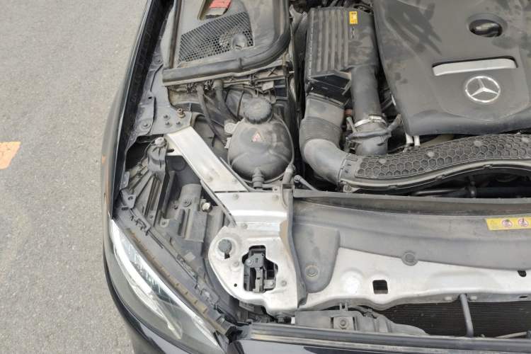 Used Mercedes-Benz E-Class 2018 Restyled E 300 L Sporty and Stylish Edition Engine Bay Right