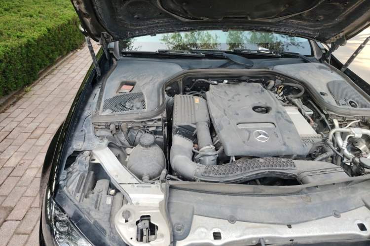 Used Mercedes-Benz E-Class 2018 Facelift E 300 L Luxury Edition Engine Bay Right