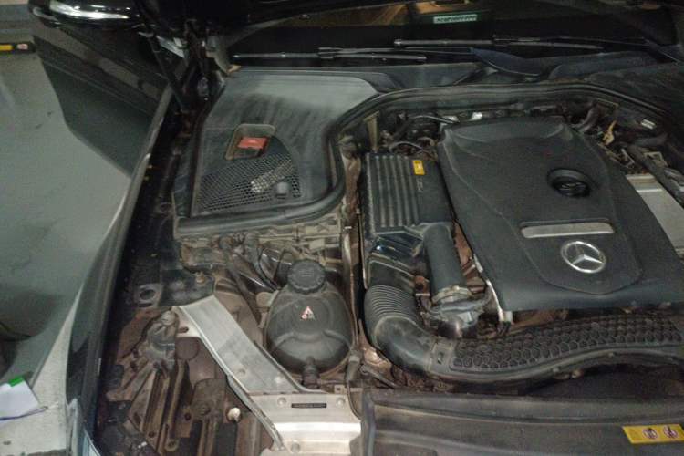 Used Mercedes-Benz E-Class 2018 Facelift E 200 L Engine Bay Right