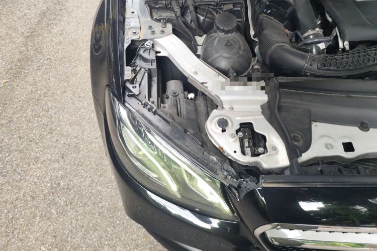 Used Mercedes-Benz E-Class 2018 E 300 L Sport Luxury Edition Engine Bay Right