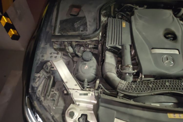 Used Mercedes-Benz E-Class 2018 Facelift E 200 L Engine Bay Right