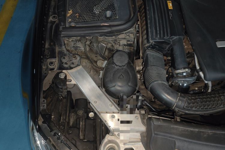 Used Mercedes-Benz E-Class 2018 E 300 L Stylish Model Engine Bay Right