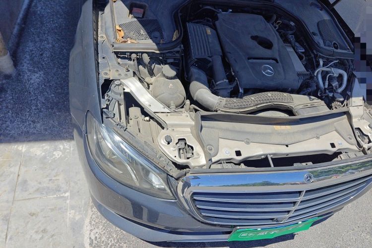 Used Mercedes-Benz E-Class 2018 E 200 L Engine Bay Right