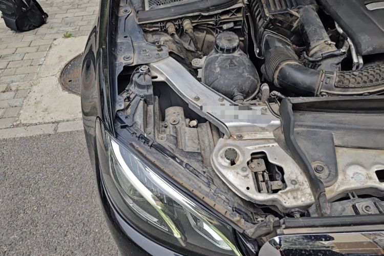 Used Mercedes-Benz E-Class 2018 Facelifted E 300 L Stylish Version Engine Bay Right