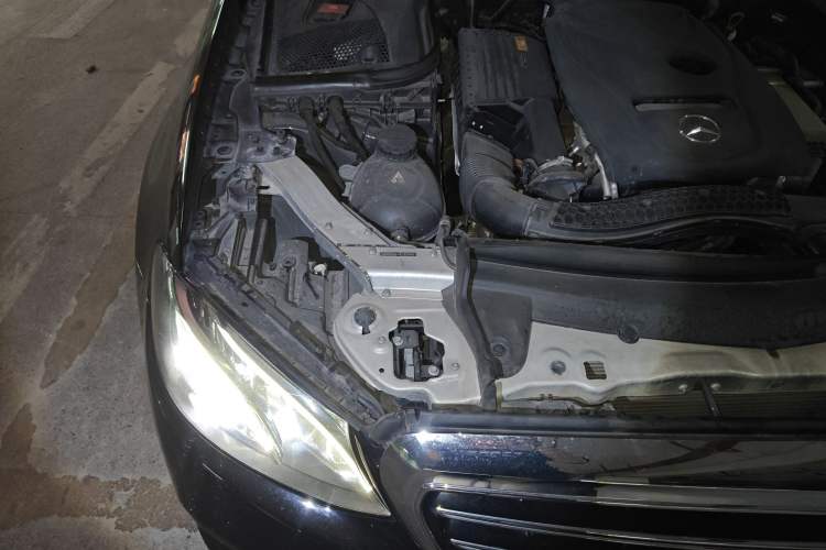 Used Mercedes-Benz E-Class 2018 E 300 L Luxury Model Engine Bay Right