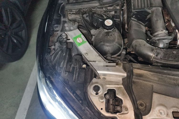 Used Mercedes-Benz E-Class 2018 E 300 L Sporty and Stylish Model Engine Bay Right