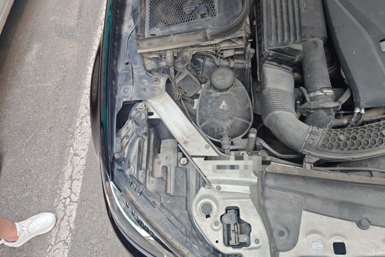 Used Mercedes-Benz E-Class 2018 Facelift E 200 L 4MATIC Engine Bay Right