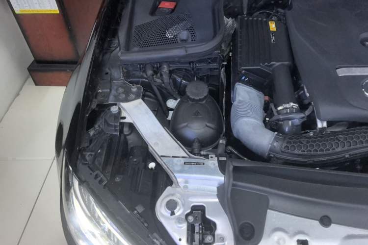 Used Mercedes-Benz E-Class 2018 E 300 L Sporty and Stylish Model Engine Bay Right