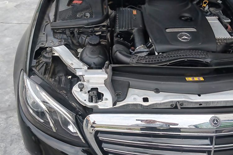 Used Mercedes-Benz E-Class 2018 Facelift E 200 L 4MATIC Engine Bay Right