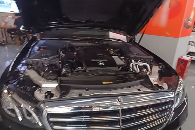 Used Mercedes-Benz E-Class 2018 Facelift E 200 L Engine Bay
