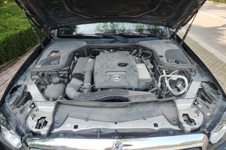 Used Mercedes-Benz E-Class 2018 Facelift E 300 L Luxury Edition Engine Bay