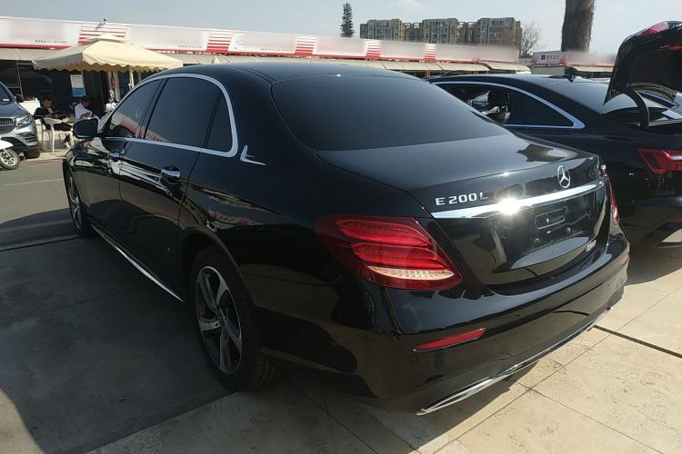 Used Mercedes-Benz E-Class 2018 Facelift E 200 L Sport 4MATIC Exterior 1