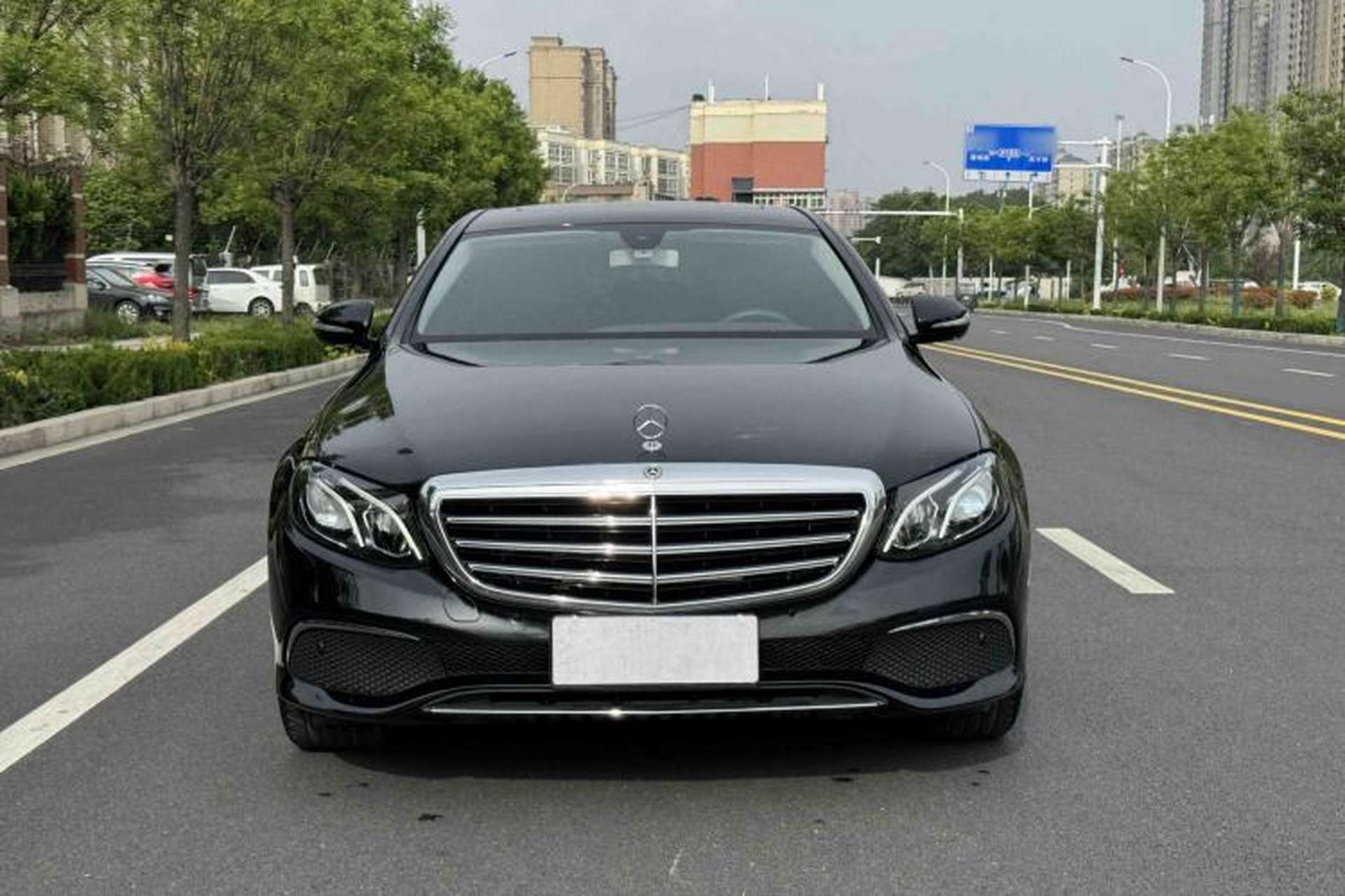 Used Mercedes-Benz E-Class 2018 E 200 L Exterior 1