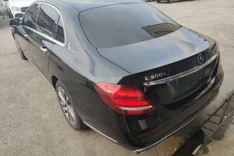 Used Mercedes-Benz E-Class 2018 Facelift E 200 L Exterior 2