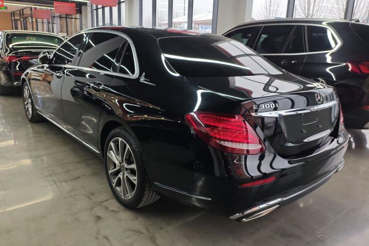 Used Mercedes-Benz E-Class 2018 Facelift E 300 L Luxury Edition Exterior 2