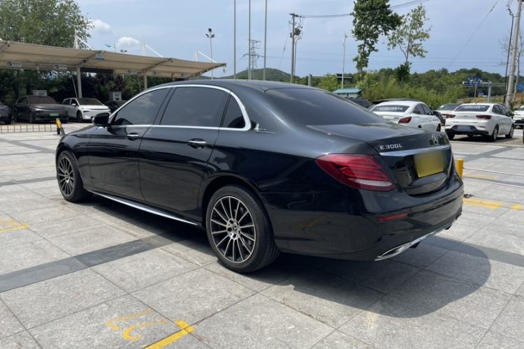 Used Mercedes-Benz E-Class 2018 Facelift E 200 L Sport 4MATIC Exterior 3
