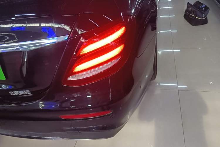 Used Mercedes-Benz E-Class 2018 Restyled E 300 L Sport Luxury Edition Exterior 3