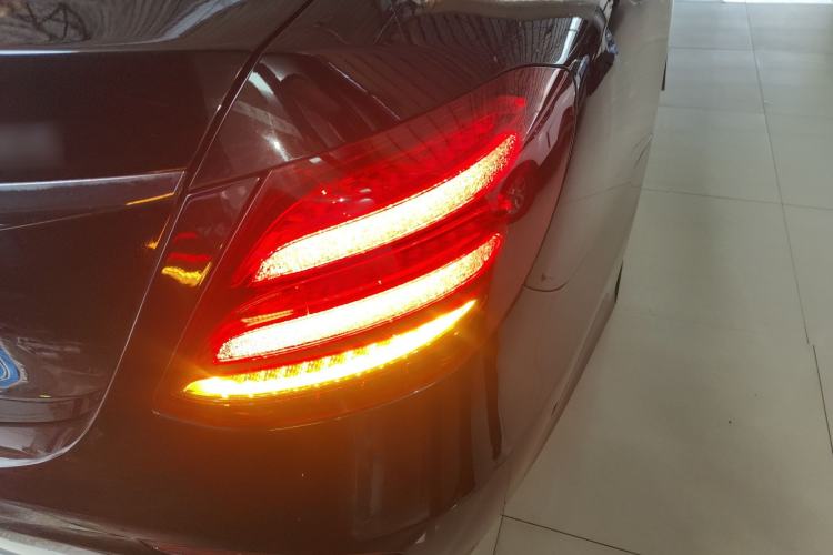 Used Mercedes-Benz E-Class 2018 Restyled E 300 L Sport Luxury Edition Exterior 3