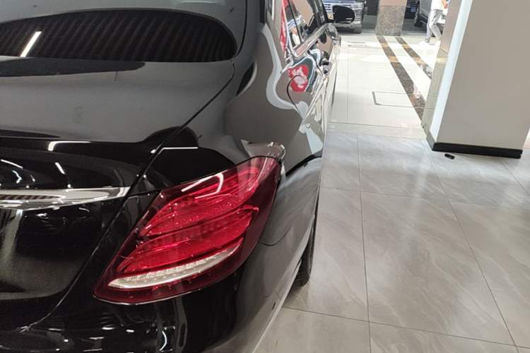 Used Mercedes-Benz E-Class 2018 E 200 L Exterior 3