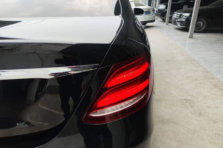 Used Mercedes-Benz E-Class 2018 Facelifted E 300 L Stylish Version Exterior 3