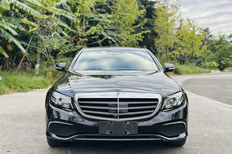 Used Mercedes-Benz E-Class 2018 Facelift E 300 L Luxury Edition Exterior 3