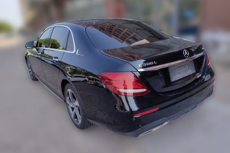 Used Mercedes-Benz E-Class 2018 Facelift E 200 L Sport 4MATIC Exterior 3