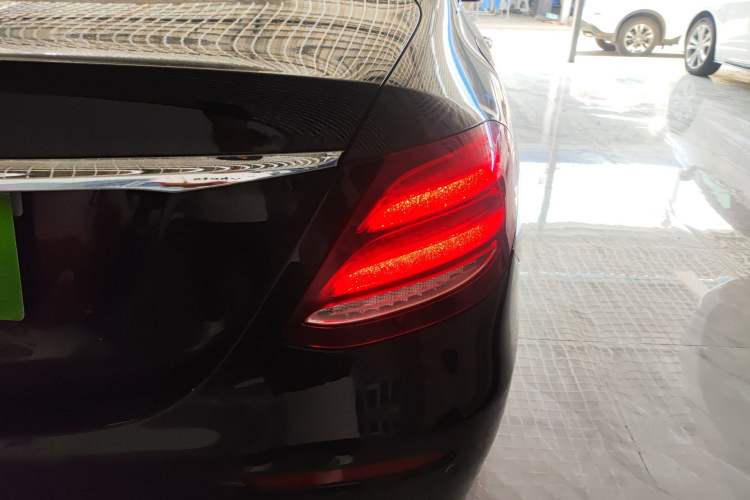 Used Mercedes-Benz E-Class 2018 Facelift E 200 L Sport Edition Exterior 3