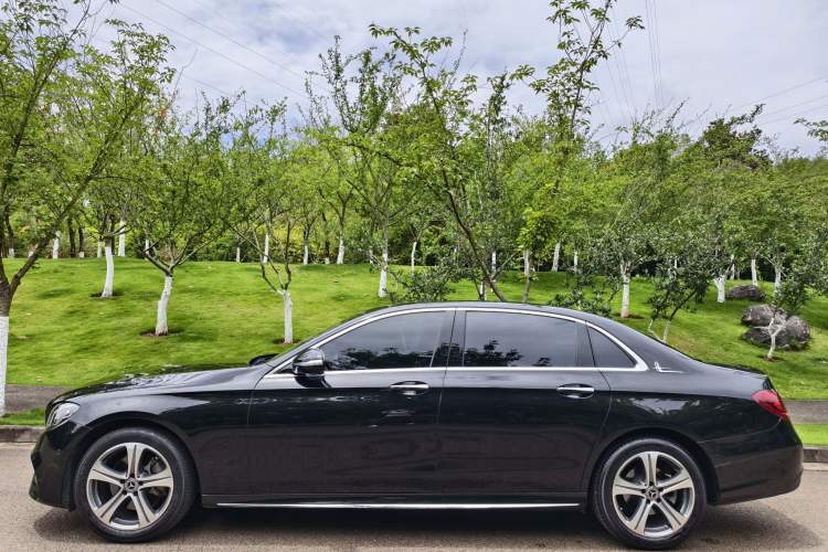 Used Mercedes-Benz E-Class 2018 Facelift E 200 L Sport Edition Exterior 3