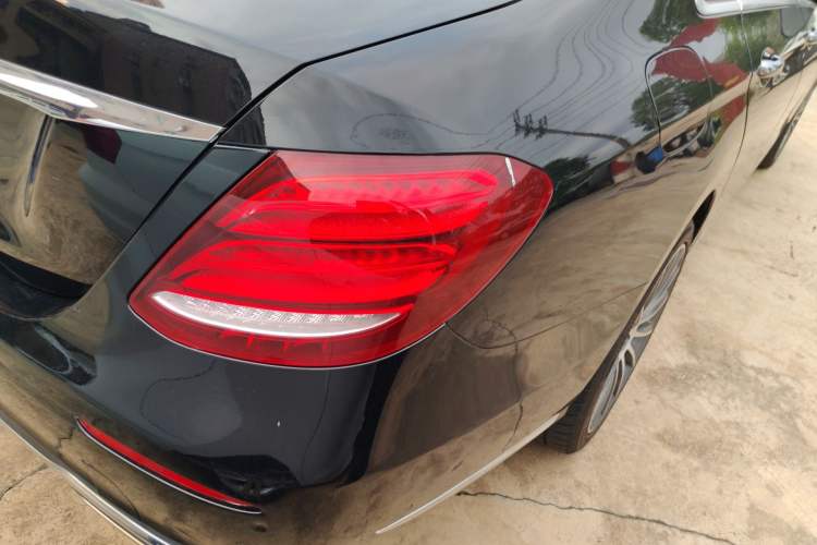 Used Mercedes-Benz E-Class 2018 E 300 L Luxury Model Exterior 3