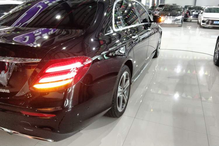 Used Mercedes-Benz E-Class 2018 E 200 L Sport Edition Exterior 3
